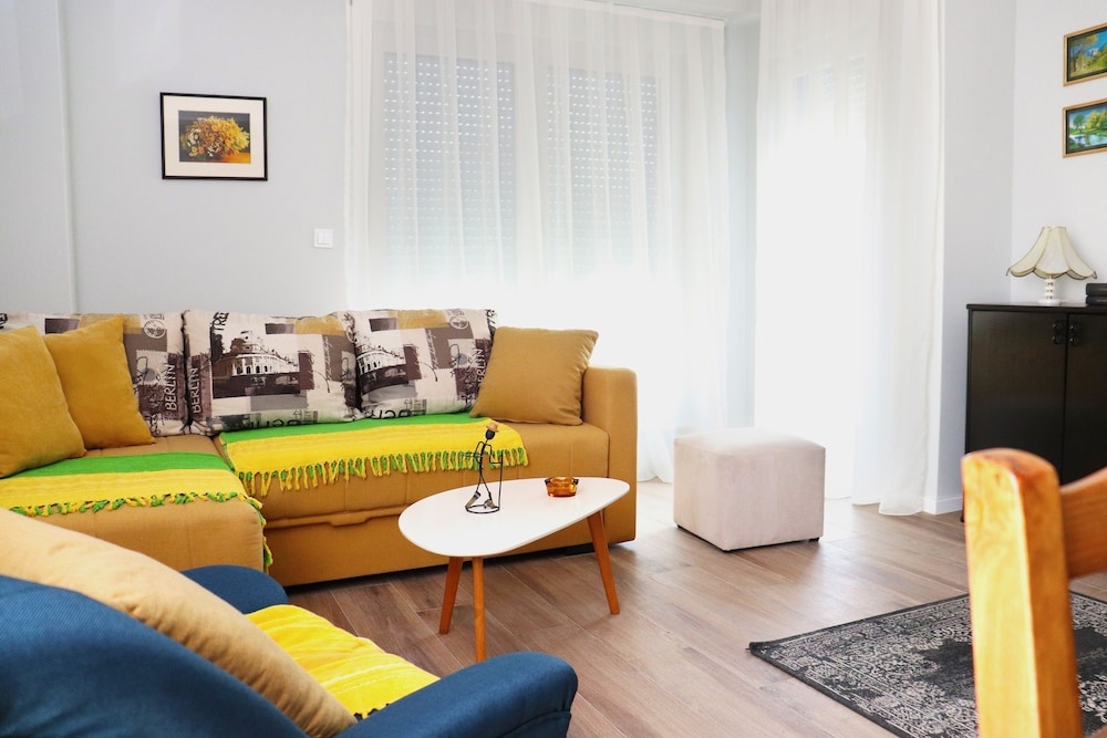 Foxxy Apartments