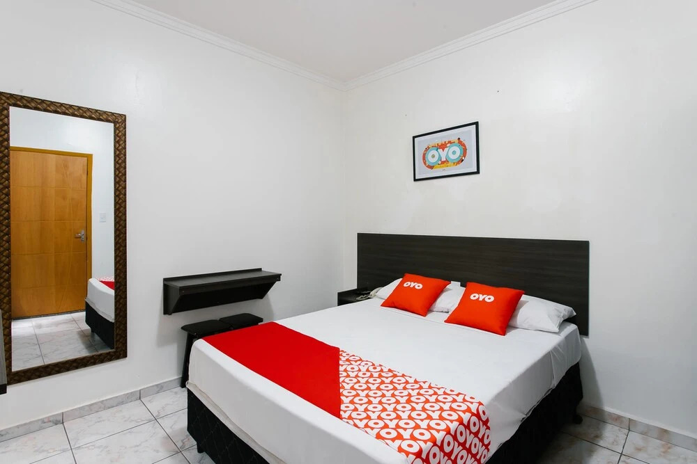 Photo - Center Plaza Hotel