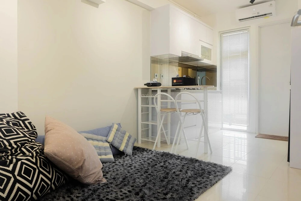 Stylish and Modern 2BR Bassura City Apartment