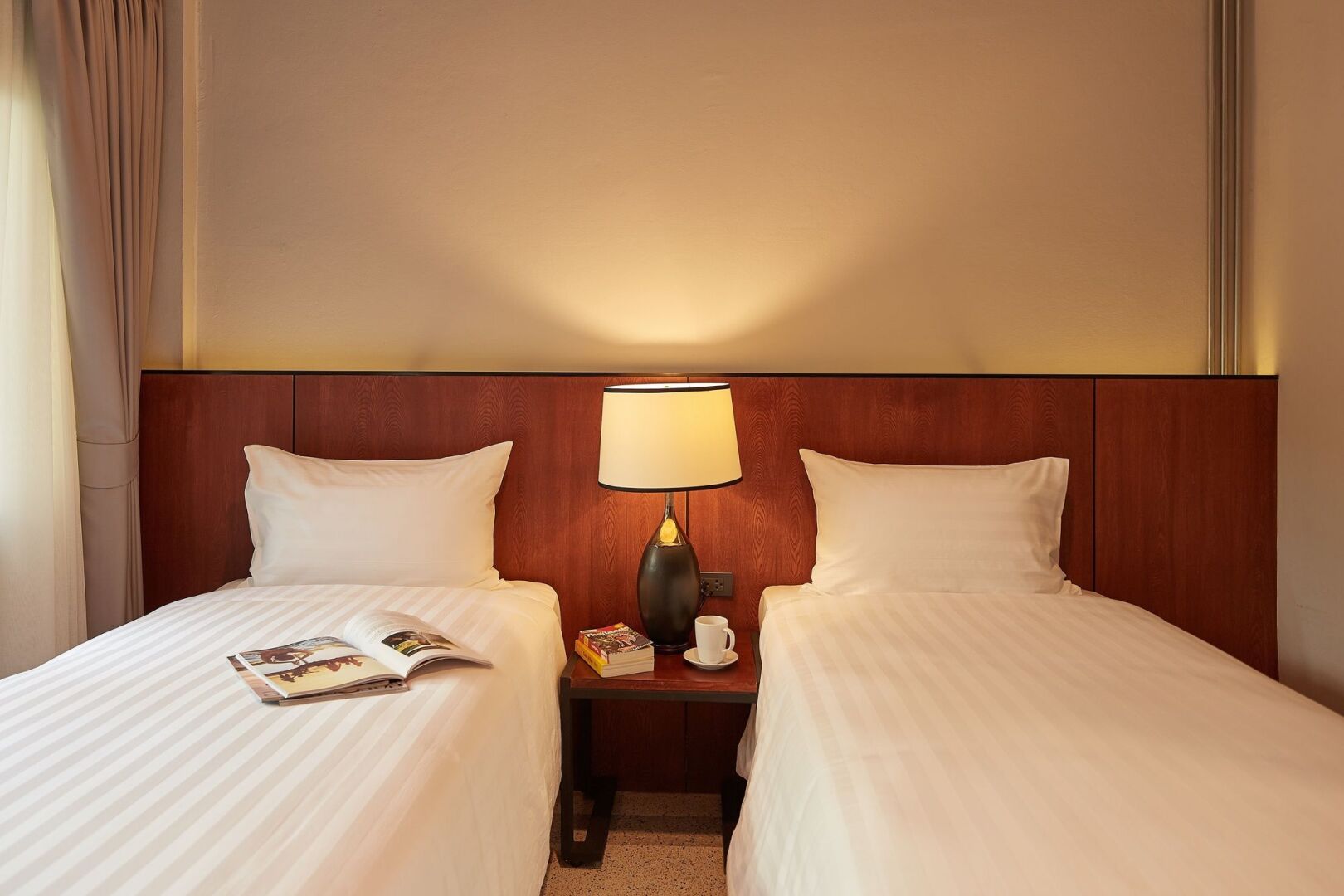 Photo - W22 by Burasari