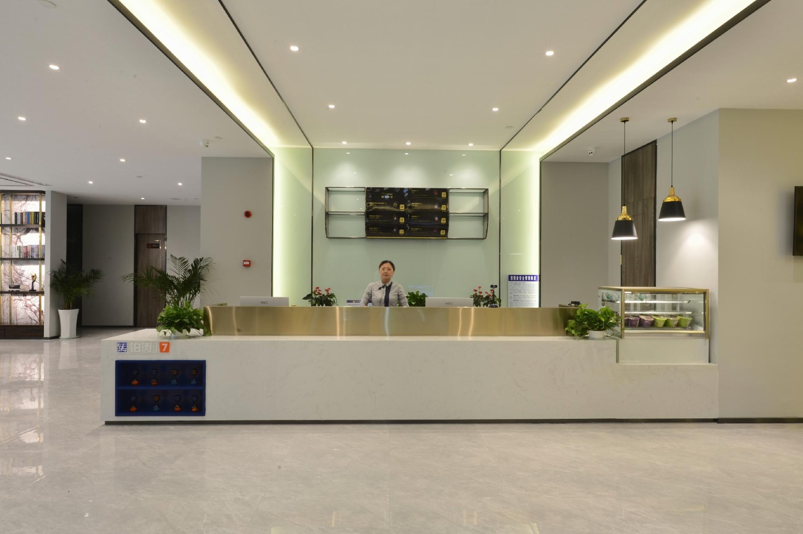 7 Days Premium Mianyang Donghu Park