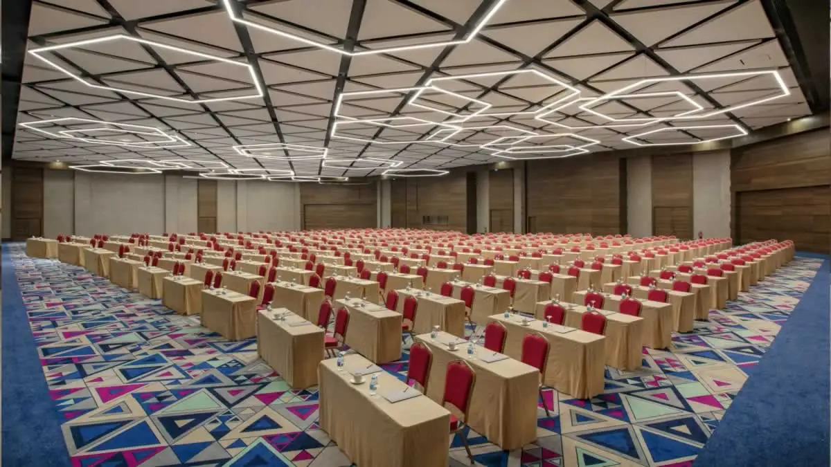 Photo - Royal Seginus