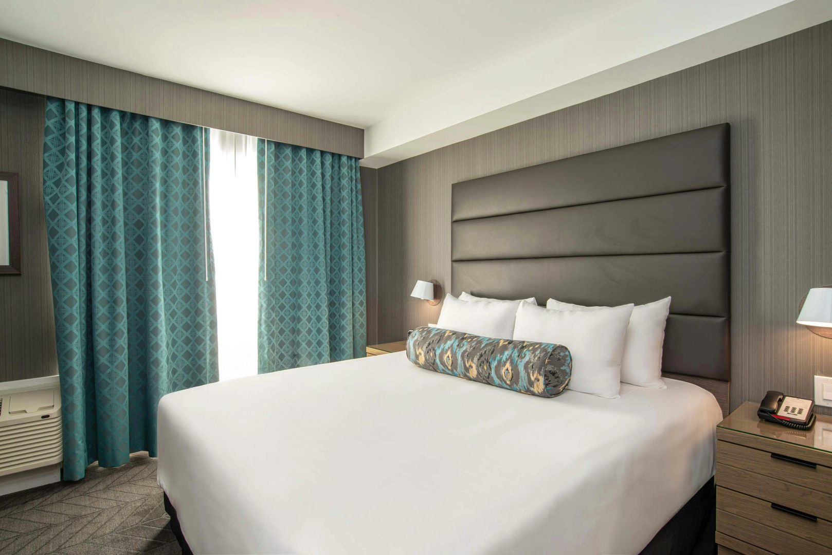 Photo - Sandman Signature Ottawa Airport Hotel