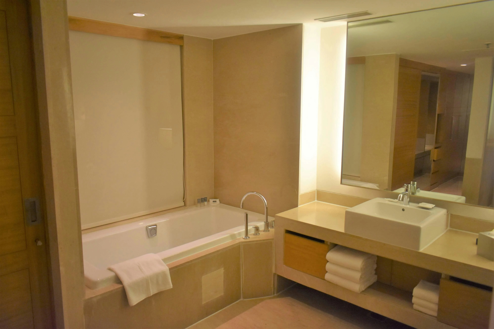 Foto - Courtyard by Marriott Gurugram Downtown