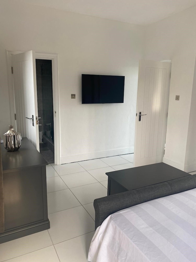 Stunning 3-bed Apartment in Rodney Bay