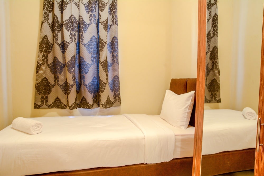 3 Bedrooms Apartment Grand Palace Kemayoran by Travelio