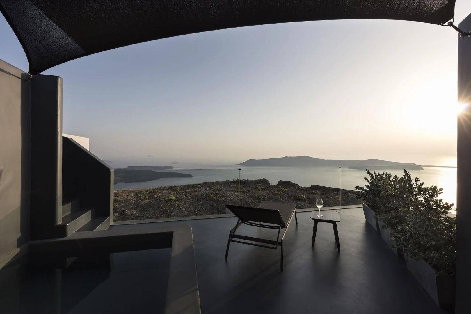 Photo - Kivotos Santorini - Preferred Hotels & Resorts