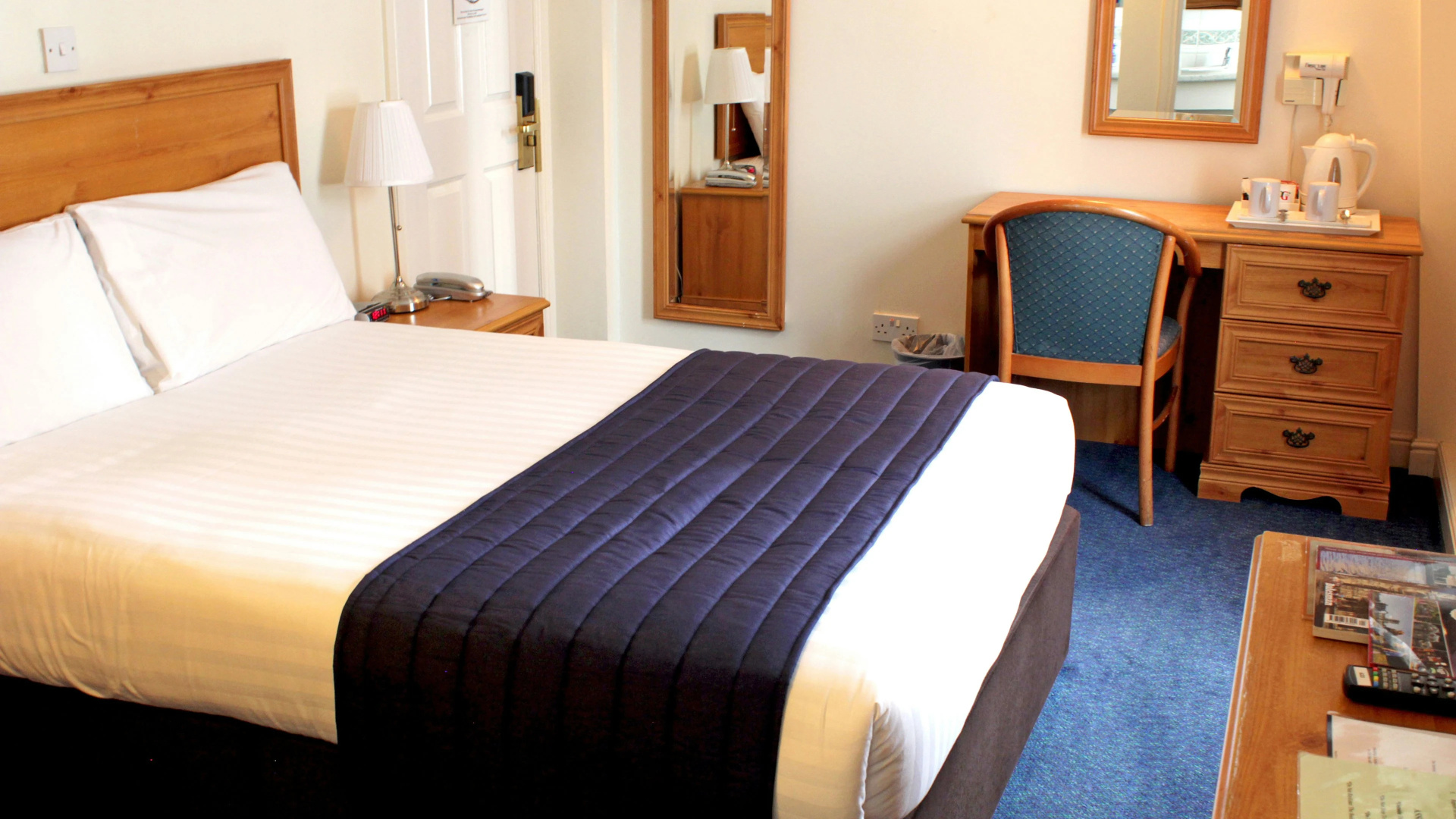 Photo - Discovery Inn - Leeds