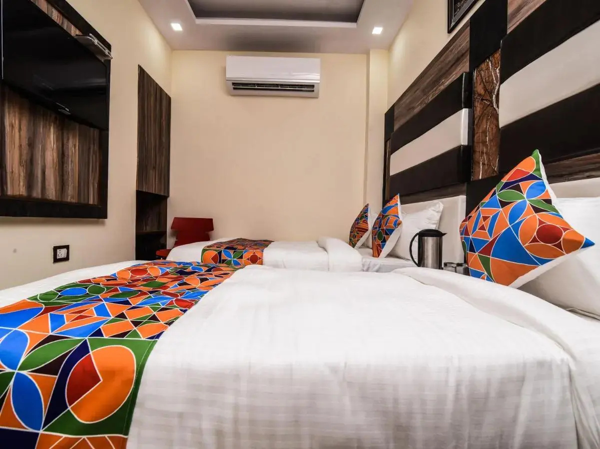 Photo - Hotel Dollar Inn