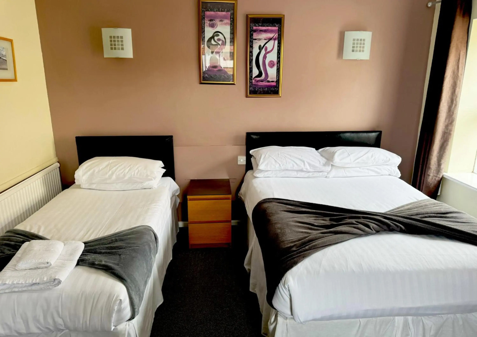 Photo - The Oakland Hotel