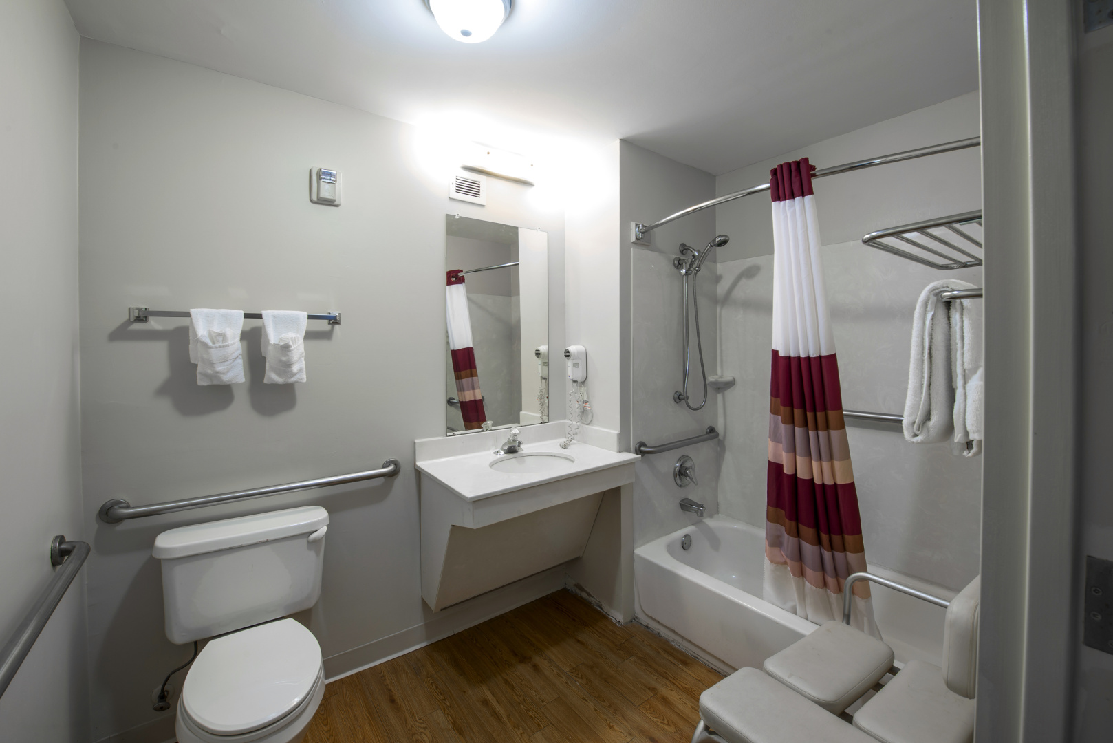 Photo - Red Roof Inn & Suites Savannah Airport