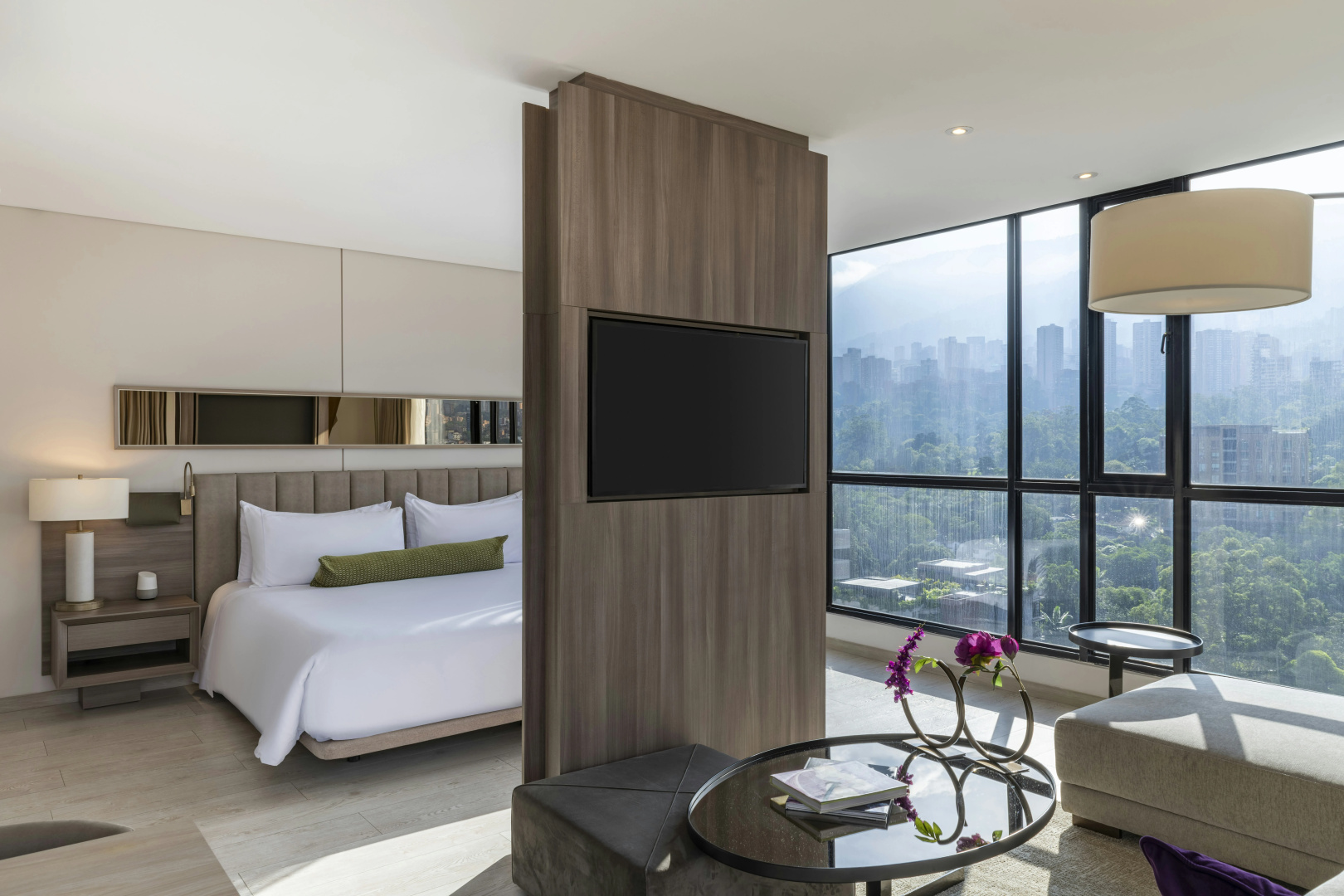 Foto - York Medellin, Curio Collection by Hilton