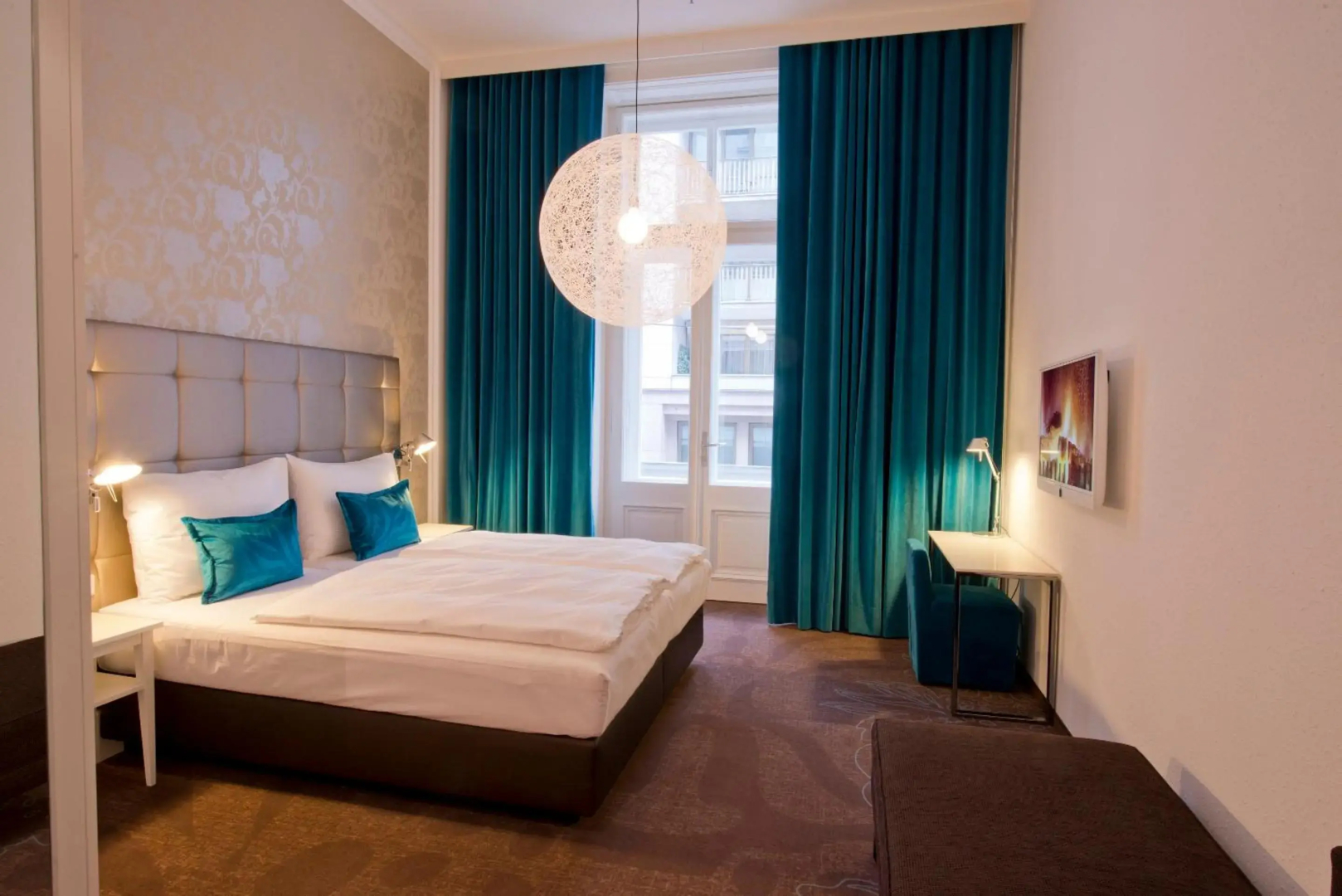 Photo - The Cloud One Wien-Staatsoper