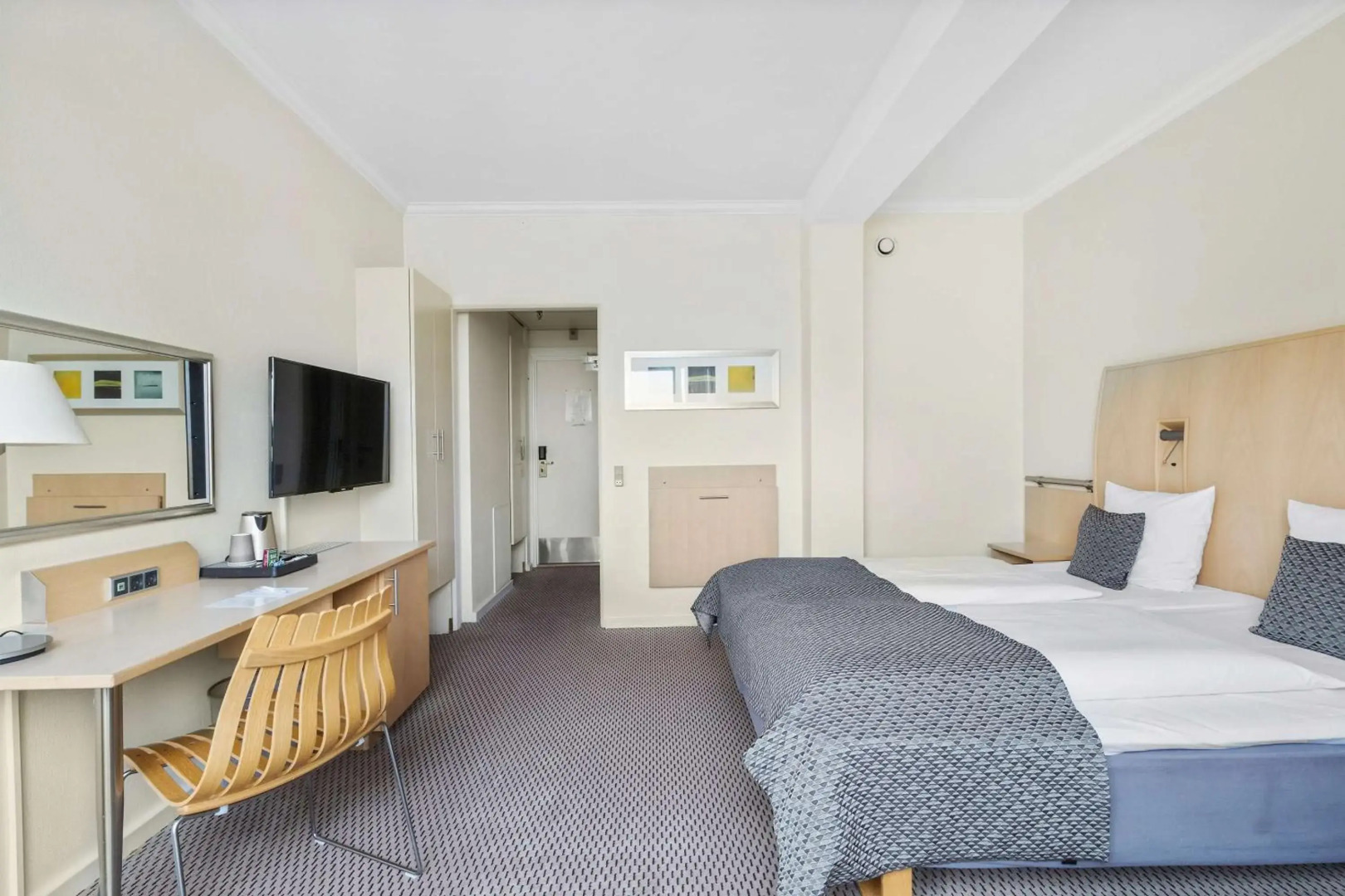 Photo - Best Western Plus Airport Hotel