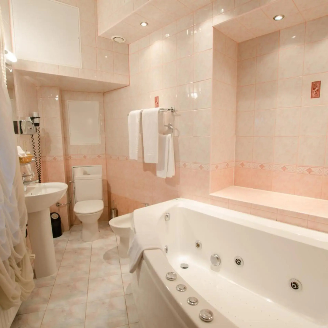 Photo - Monte Kristo Hotel