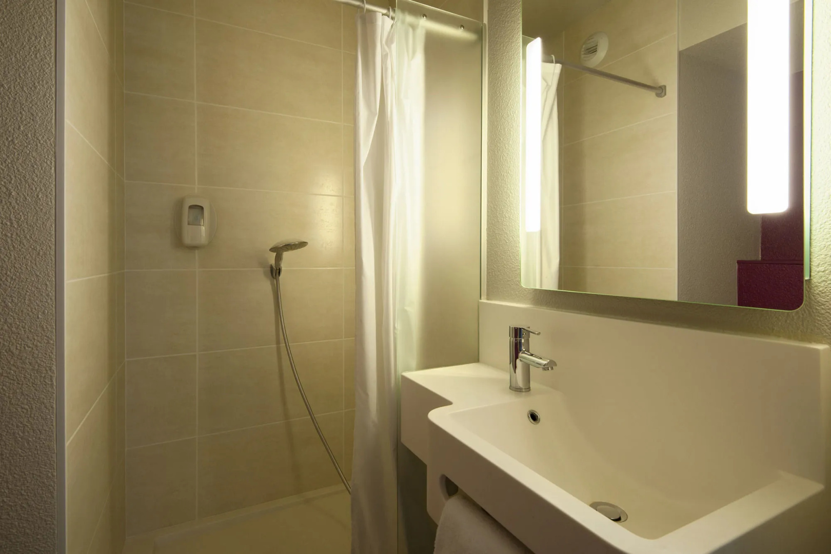 Photo - B&B HOTEL Lyon Caluire Cité Internationale