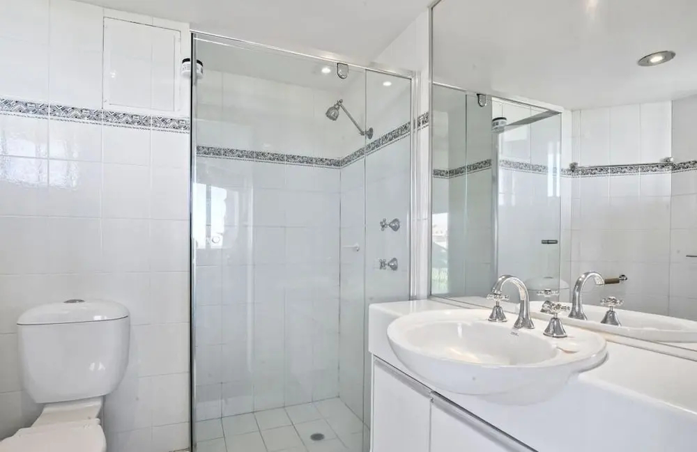 Photo - Oceanside Resort - Absolute Beachfront Apartments
