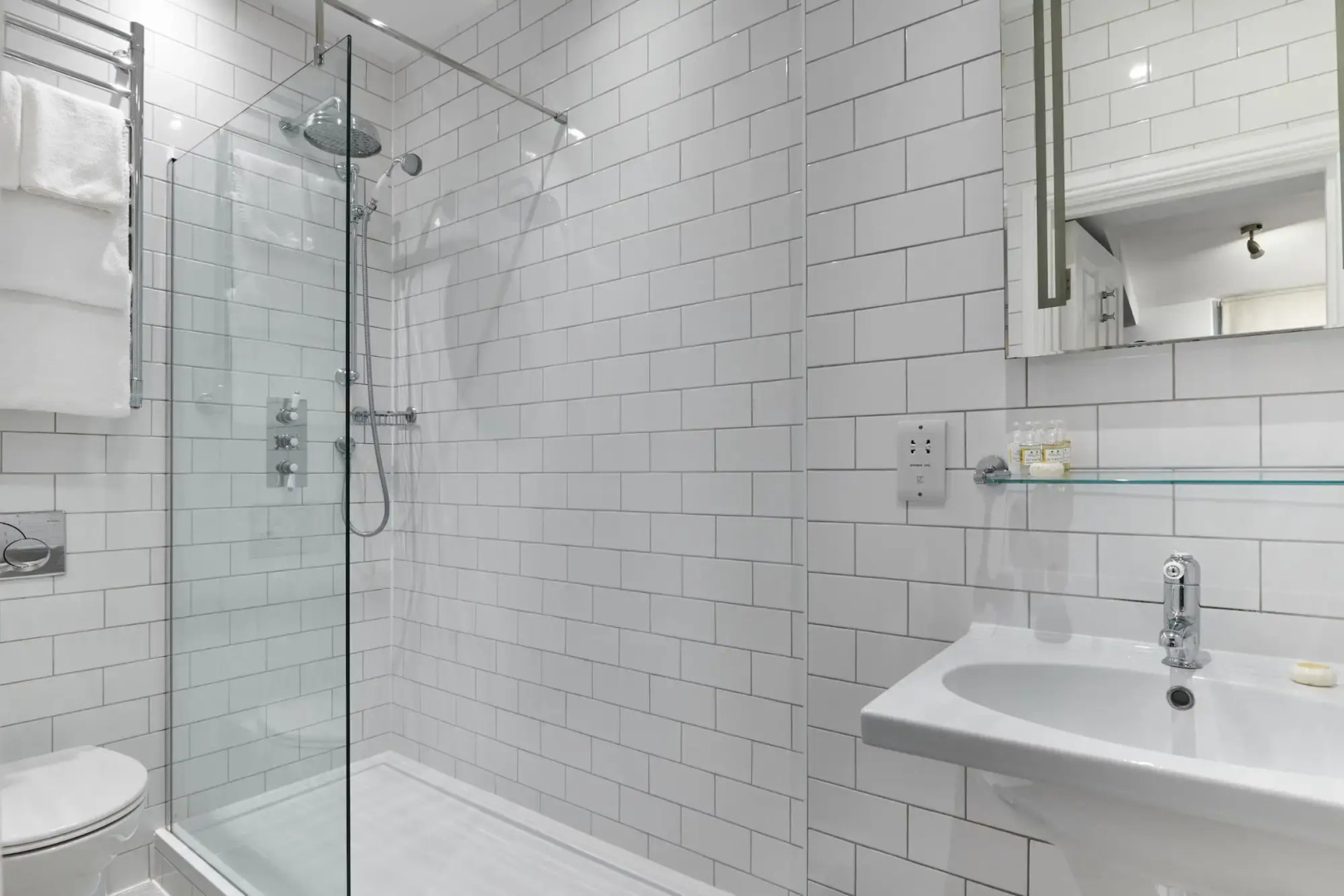 Photo - The Tophams Hotel