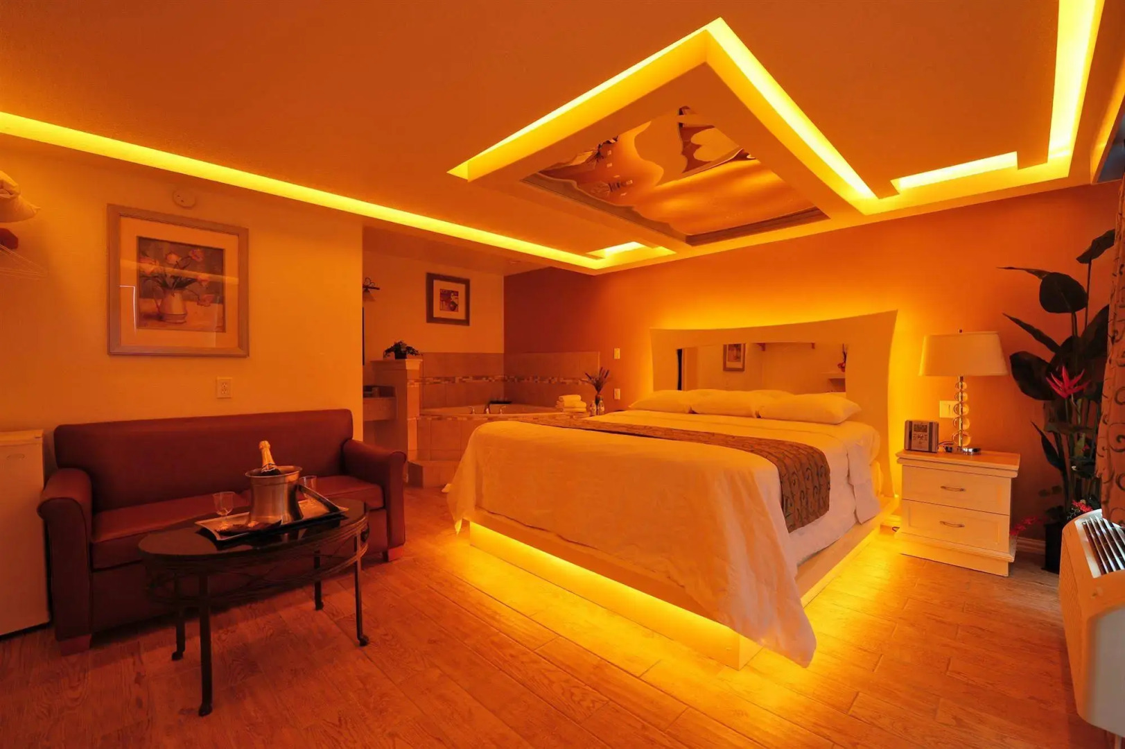 Photo - Romantic Inn & Suites