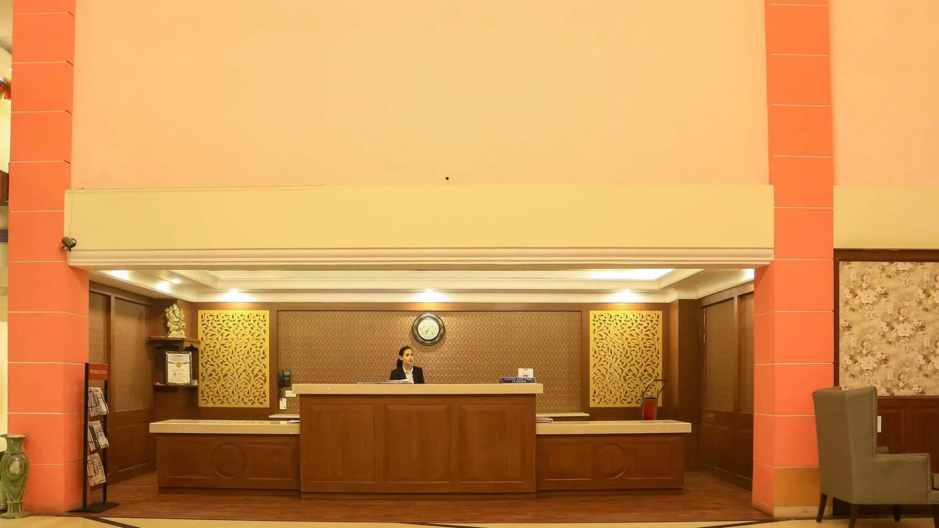 Foto - Dee Marks Airport Hotel & Resorts