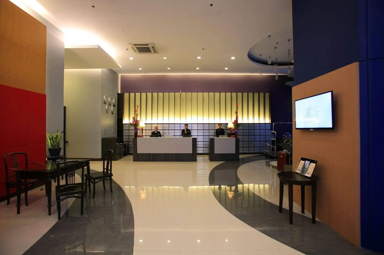 Photo - The Malayan Plaza Hotel