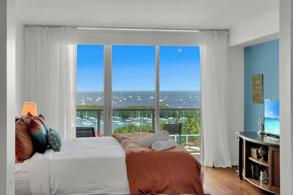 Photo - SF Tropical Paradise - Spacious 3/3