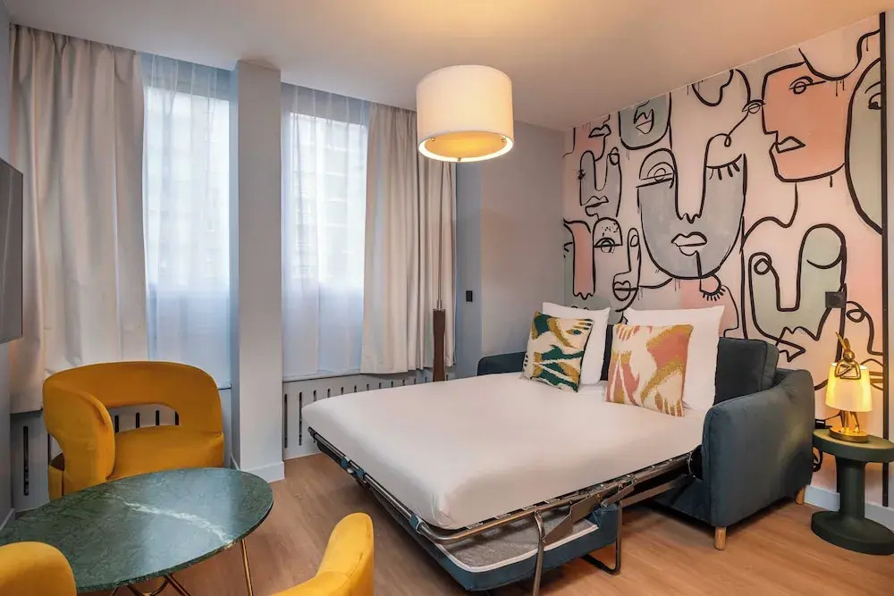 Photo - West Paris Suite