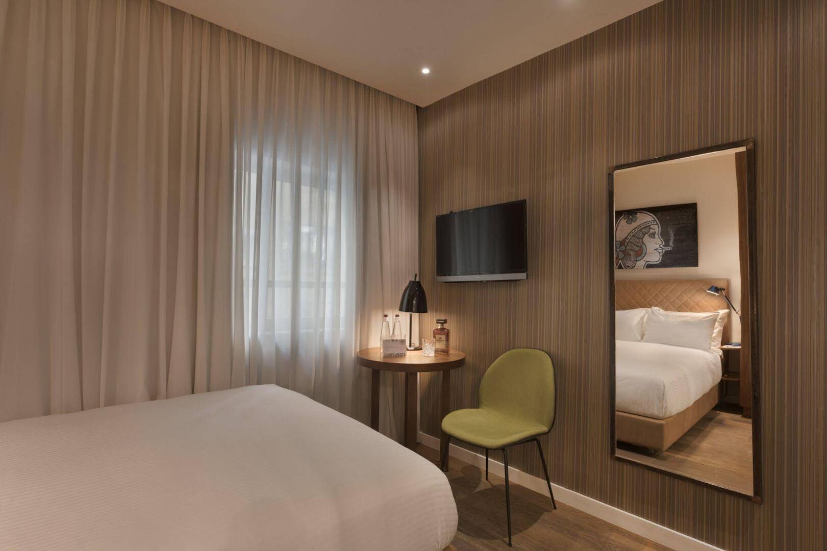 Photo - Jacob Shenkin Hotel