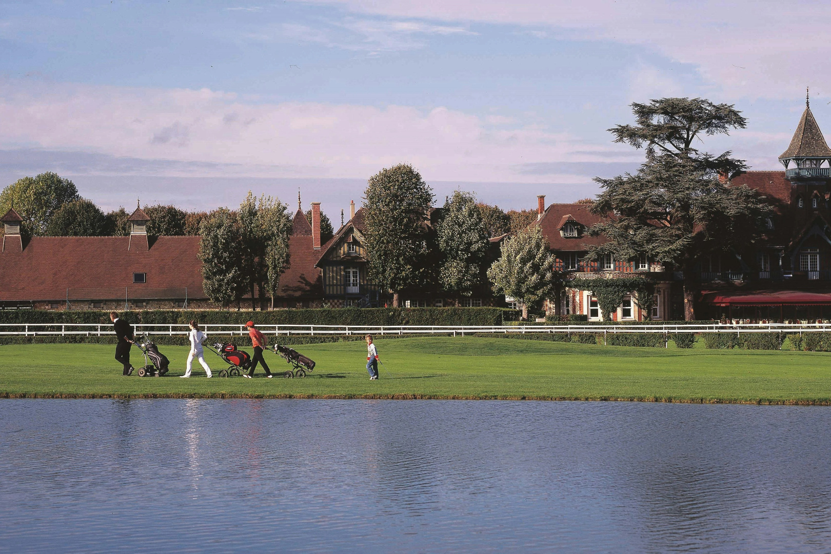 Photo - Renaissance Paris Hippodrome De St. Cloud Hotel