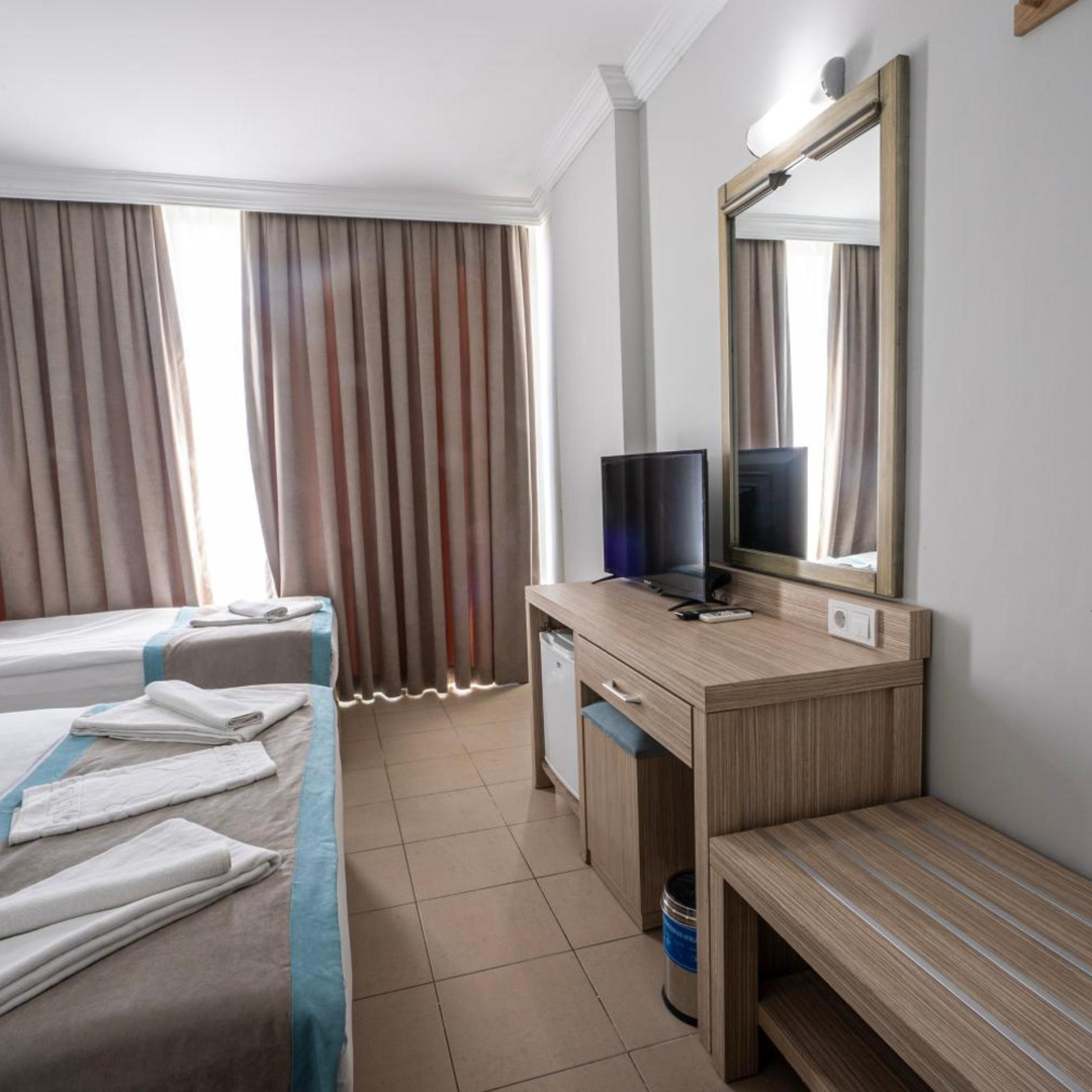 Photo - Side Löwe Hotel