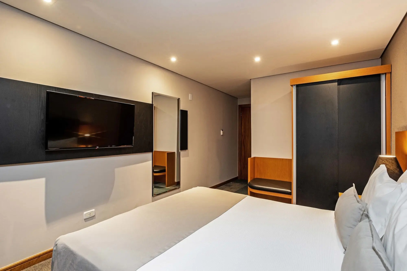Photo - Slaviero Hotel Curitiba Batel