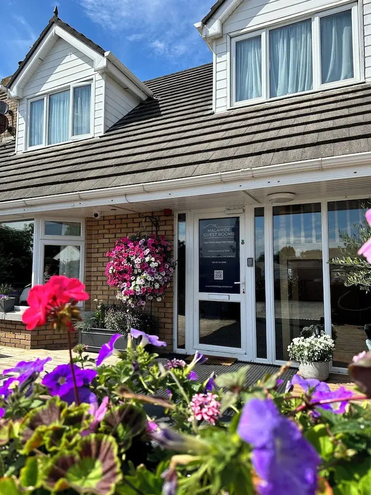 Photo - Malahide Guest Rooms