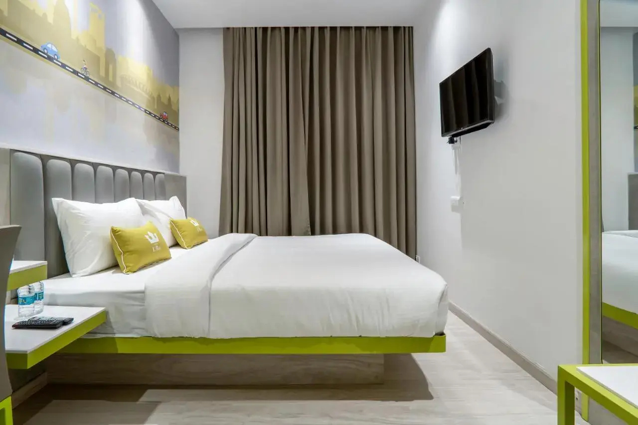 Photo - Hotel Le Roi Express Karol Bagh