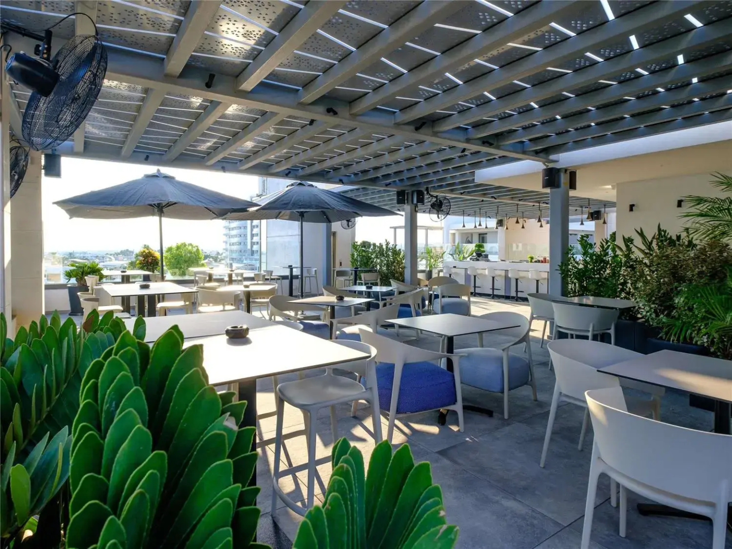 Photo - Mercure Larnaca Beach Resort