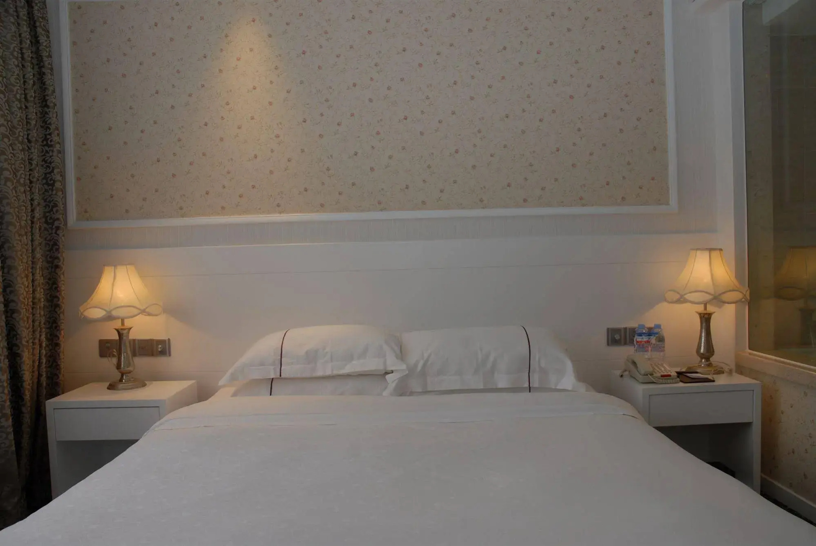 Photo - Imperial Traders Elong Hotel