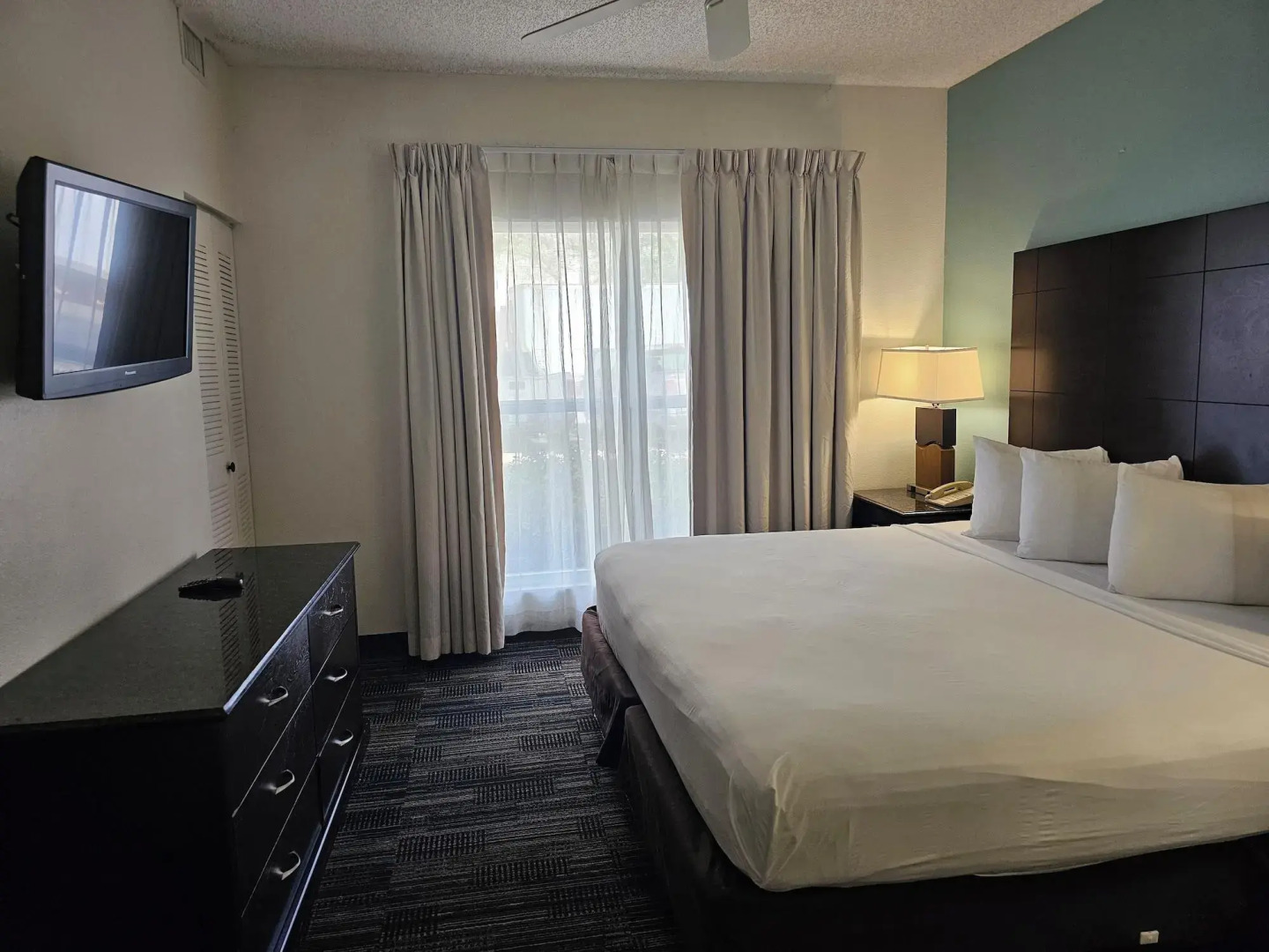 Foto - SureStay Plus by Best Western Orlando Lake Buena Vista