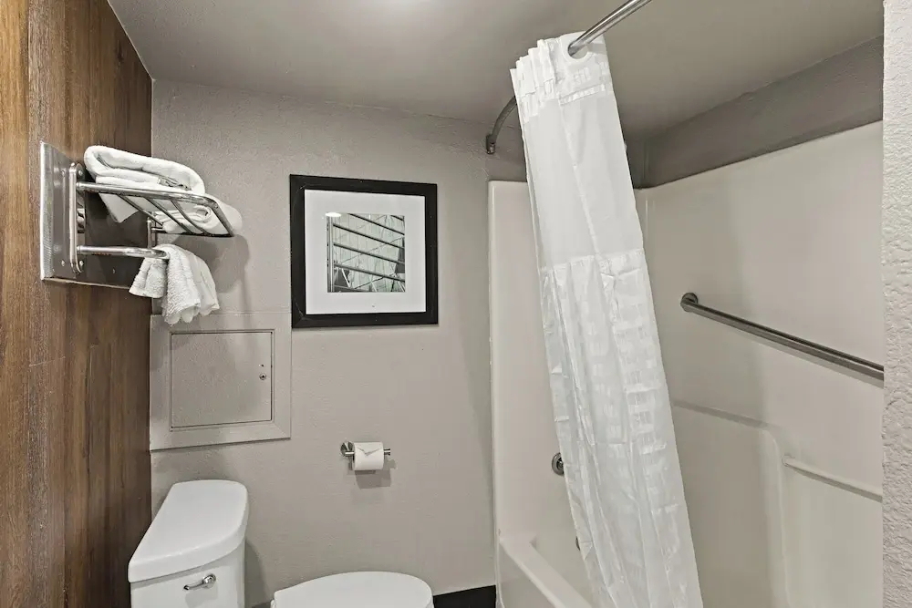 Photo - Scottish Inns Austin North