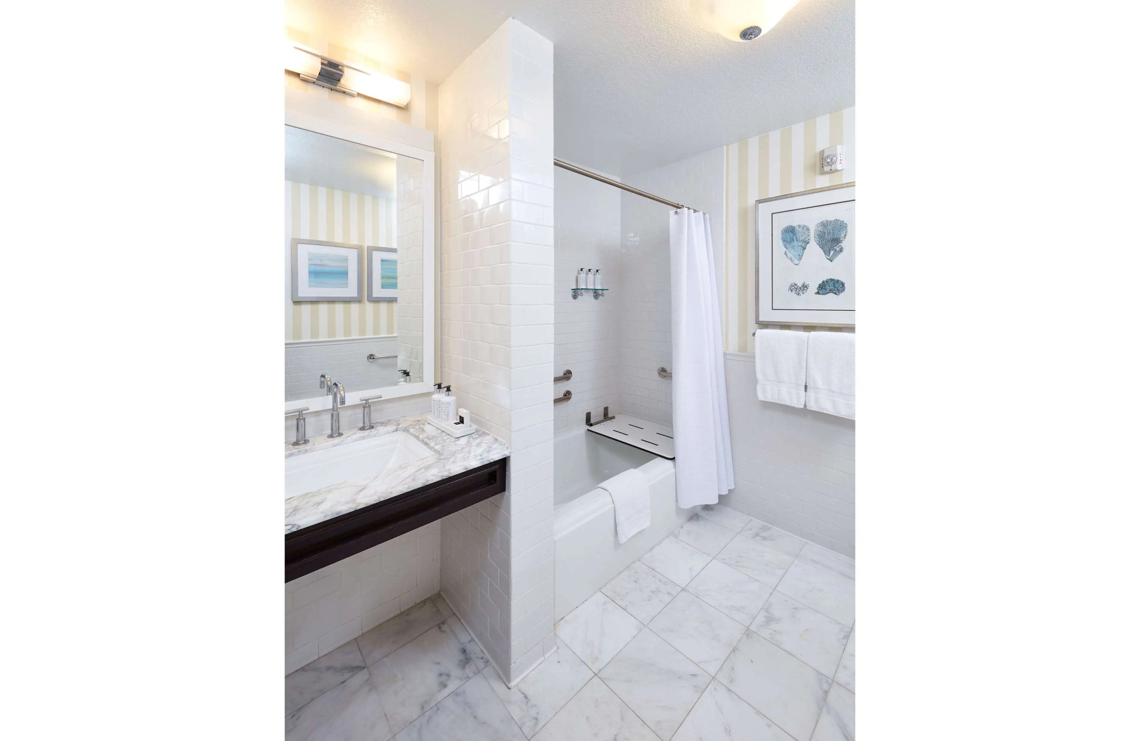 Photo - L'Auberge Del Mar Resort and Spa