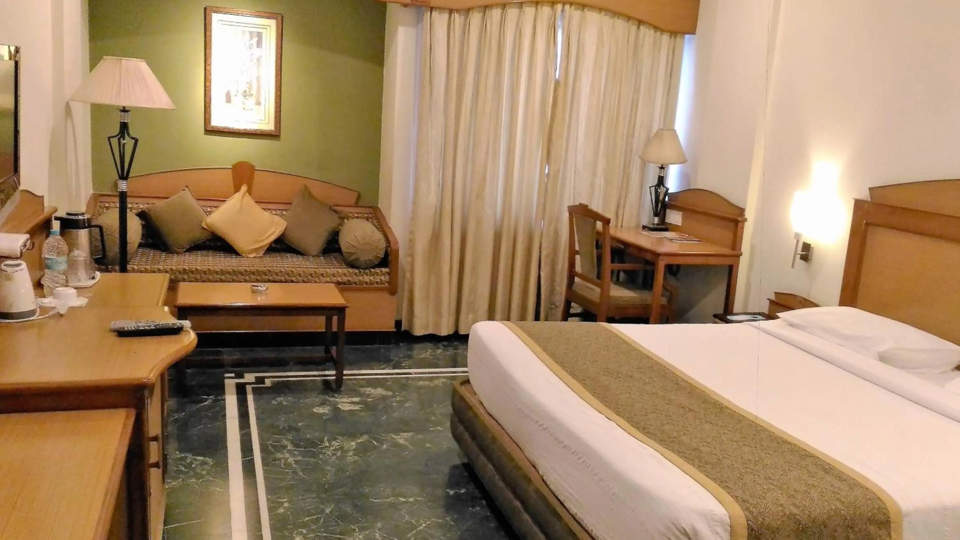 Foto - Hotel Taj Tristar