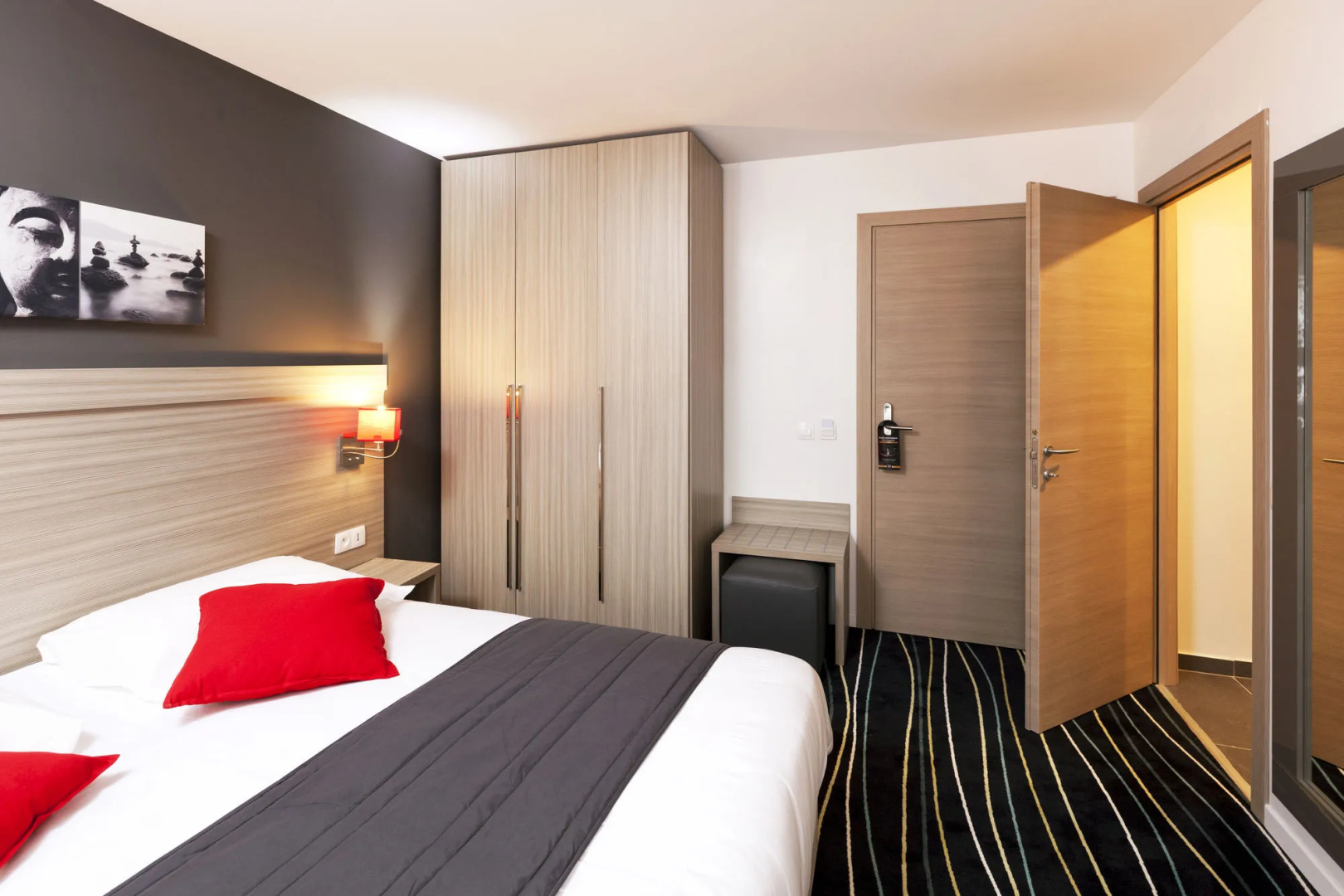 Foto - The Originals City, Marne-la-Vallée Est, Meaux ,GLASSY HOTEL