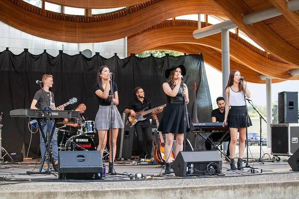 Photo - Hotel Squamish