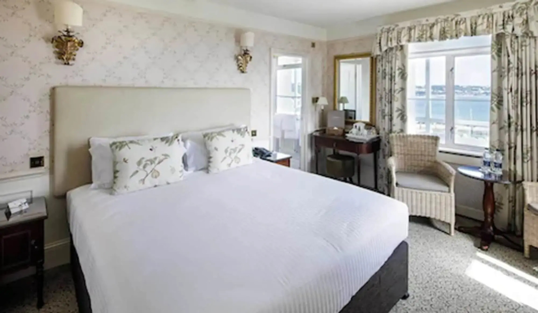 Photo - Somerville Hotel