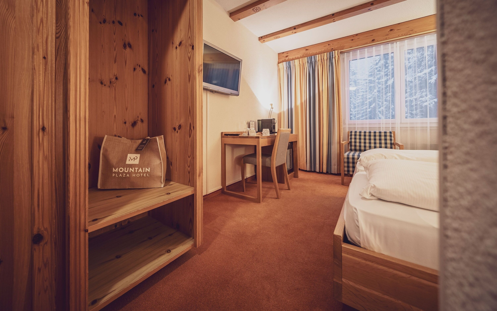 Photo - Mountain Plaza Hotel