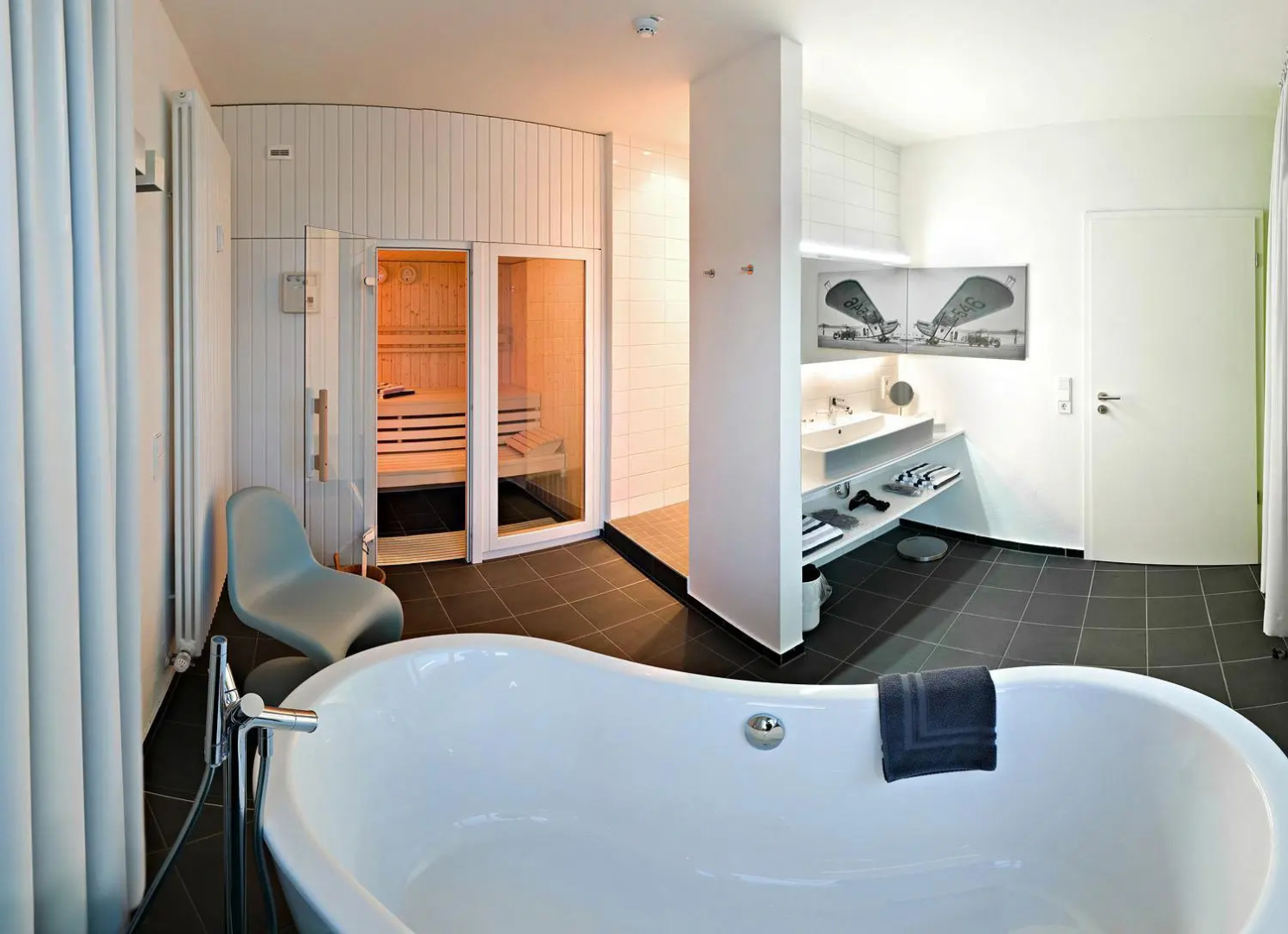 Foto - V8 Hotel Motorworld Region Stuttgart, BW Premier Collection