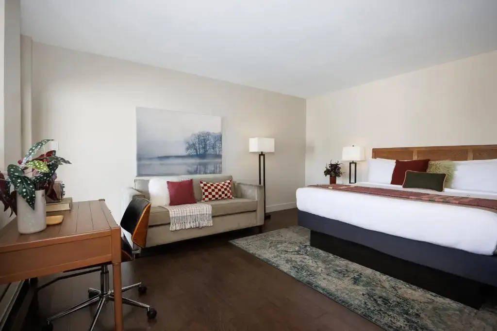 Photo - The Andrew Hotel