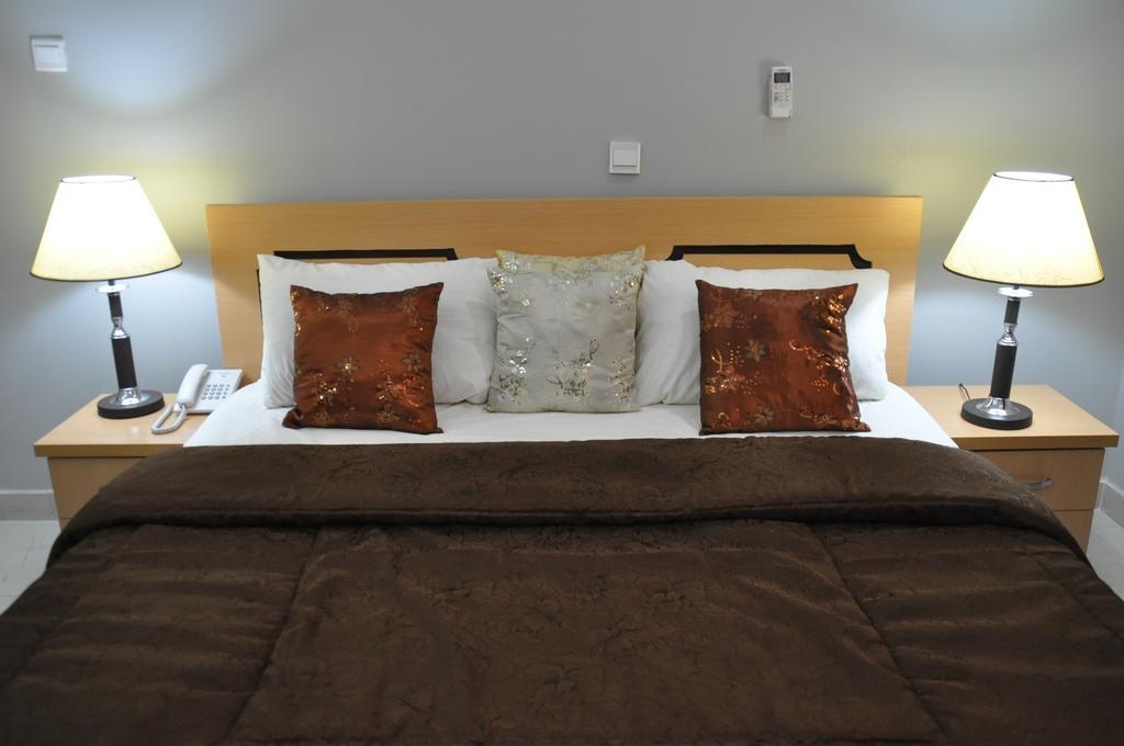 Auris Court Suites & Apartment