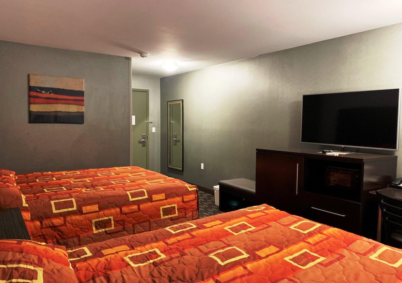 Photo - Red Carpet Inn Elmwood