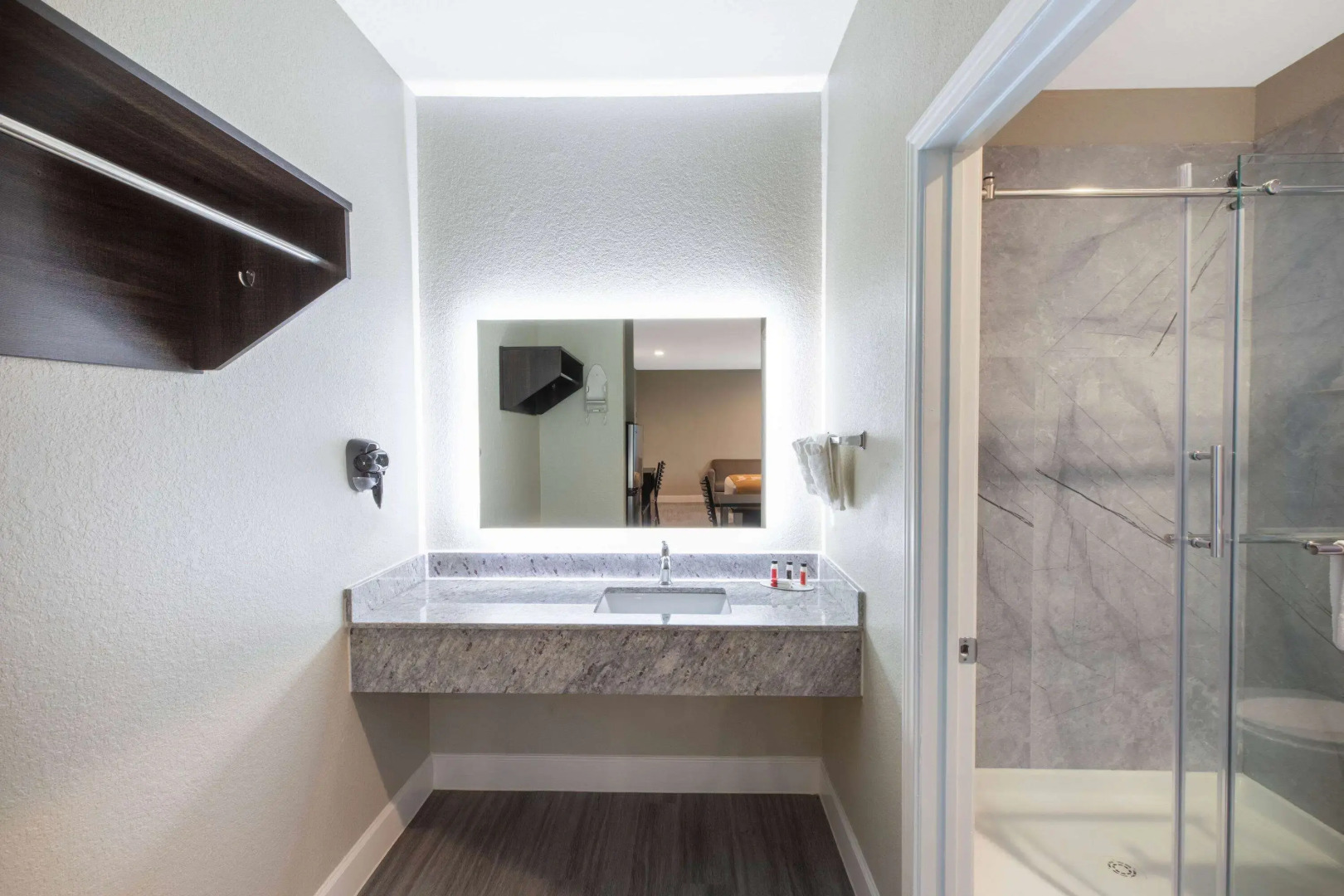 Photo - Days Inn & Suites by Wyndham La Porte