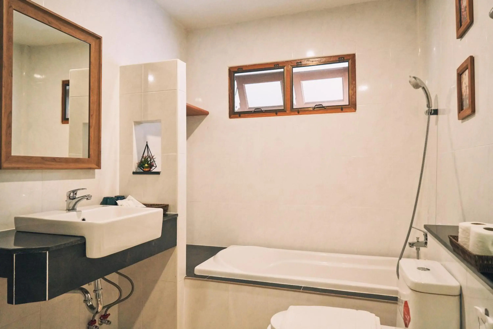 Photo - Buri Gallery House