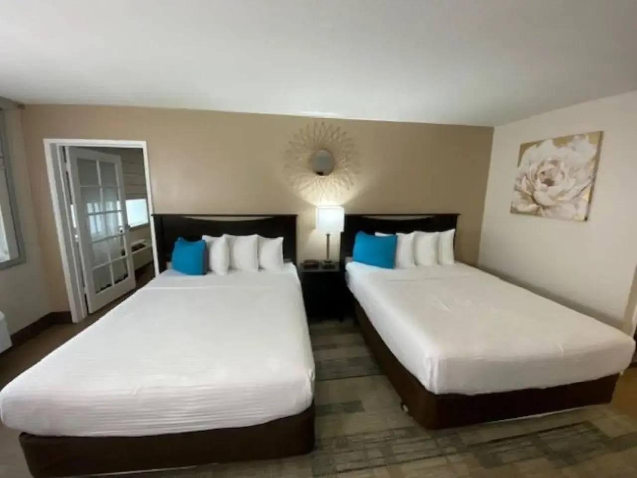 Photo - Stanford Inn & Suites Anaheim